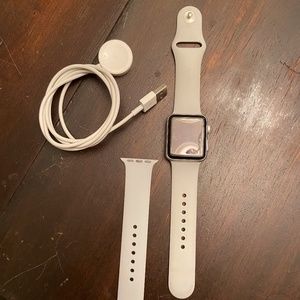 Apple Watch Series 3 38mm Aluminum Case